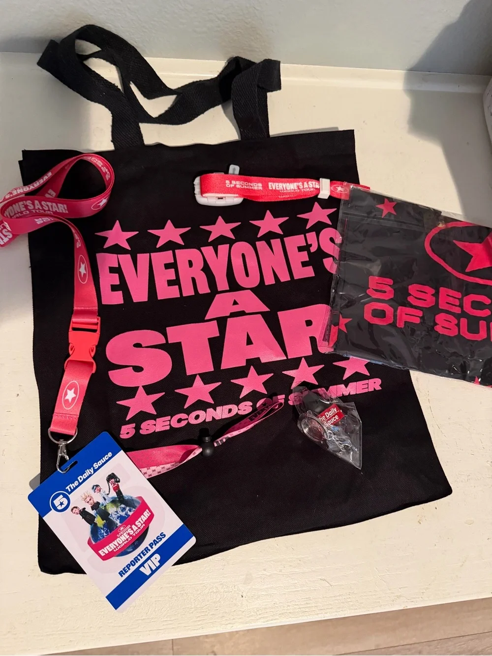 5 Seconds Of Summer VIP merch Black Tote Bag with Pink Star Print and Lanyard